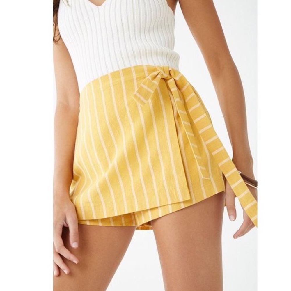 Yellow Tie around Skort